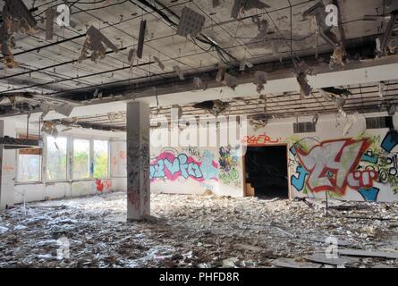 Der ehemalige Speisesaal einer verlassenen Fabrik in Magdeburg. Stockfoto