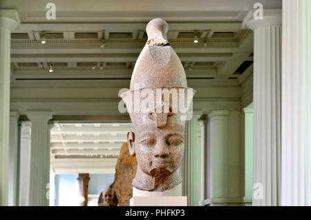 Kopf einer Statue von Amenophis III von Karnak. British Museum, Bloomsbury, London, England, UK. Stockfoto