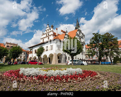 Levoča, Slowakei - 25. AUGUST 2018: Hauptplatz mit Rathaus und die gotische St.-. Jakob in Levoča Alten Rathaus im historischen Zentrum Stockfoto