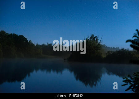 Nacht auf dem See Stockfoto