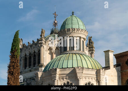 Basilika Saint-Sixte d'Ars, Wallfahrtskirche in Ars-sur-Formans, Auvergne-Rhone-Alpes, Frankreich | Basilika Saint-Sixte d'Ars, Wallfahrtskirche in Stockfoto
