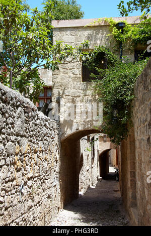 Straße in der griechischen Stadt, Rhodos, Griechenland Stockfoto