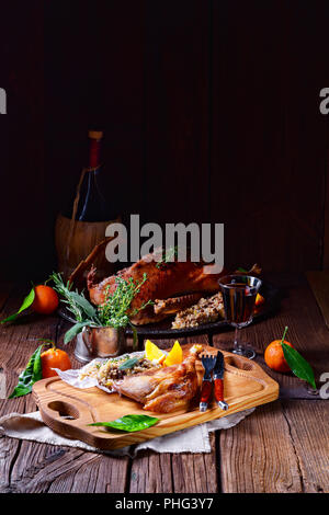 Knusprig gebratene Ente Beine fried Stockfoto