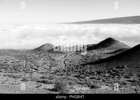 Atemberaubende Aussicht auf Mauna Loa Vulkan auf der grossen Insel von Hawaii. Der größte Vulkan subaerial in beiden Masse und Volumen, Mauna Loa wurde prüfen Stockfoto