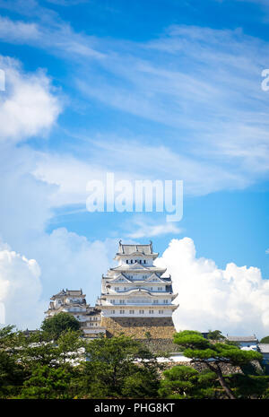 Himeji-jo (Himeji Castle), in der Regel als das schönste erhaltene Beispiel der prototypischen Japanische schloss Architektur angesehen. Himeji, Japan. Stockfoto