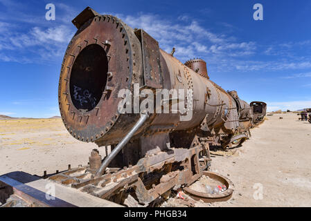 Rost Lokomotivmotoren in der Cemeterio de Trenes (Friedhof), Uyuni, Potosi, Bolivien Stockfoto