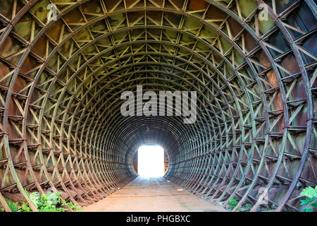 Tunnel und das Licht in das Ende Stockfoto