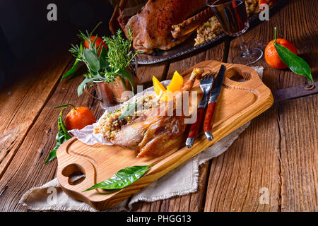Knusprig gebratene Ente Beine fried Stockfoto