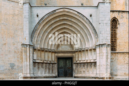 Weitwinkel Süden Tür, Kathedrale der Heiligen Maria von Girona, Girona, Katalonien, Spanien. Stockfoto