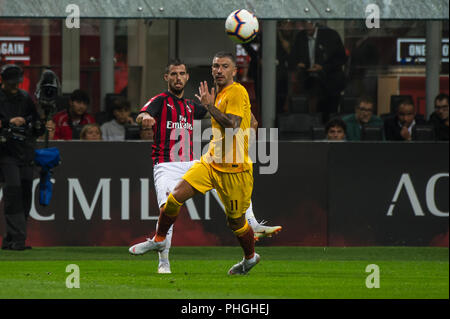 Mailand, Italien. 31 Aug, 2018. Serie A Fussball, AC Mailand gegen AS Roma; Aleksander Kolarov der AS Roma Credit: Gaetano Piazzolla/Pacific Press/Alamy leben Nachrichten Stockfoto