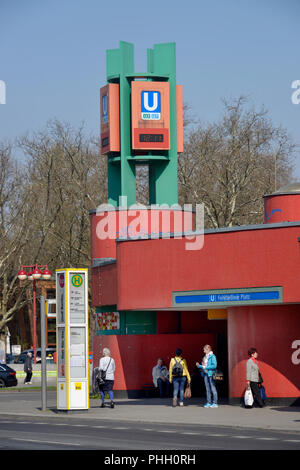 U-Bahnhof, Fehrbelliner Platz, Wilmersdorf, Berlin, Deutschland Stockfoto