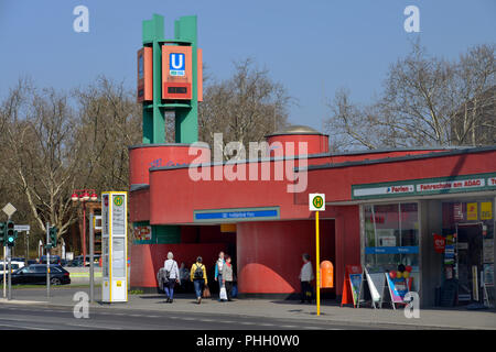 U-Bahnhof, Fehrbelliner Platz, Wilmersdorf, Berlin, Deutschland Stockfoto