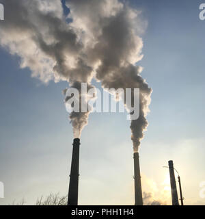 Rauch, Verschmutzung vom Werk Rohre Stockfoto