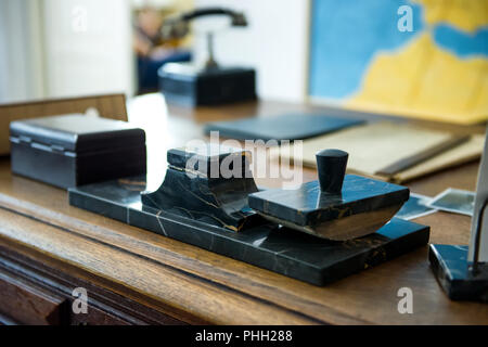 Oscar Schindler Schrank mit Schreibtisch im Museum Stockfoto