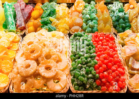 Stapel von Süßigkeiten Obst Stockfoto