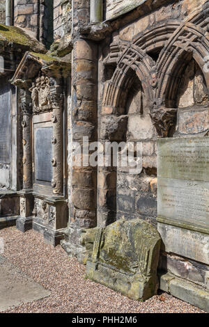 Ruinen der Augustiner Holyrood Abbey, Edinburgh, Schottland, Großbritannien Stockfoto