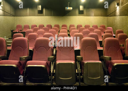 Leere Sitze im Kino Stockfoto