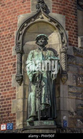 Denkmal, Huldrych Zwingli, Zwinglikirche, RUDOLFSTRASSE befindet sich in Sichtweite, Friedrichshain, Berlin, Deutschland Stockfoto