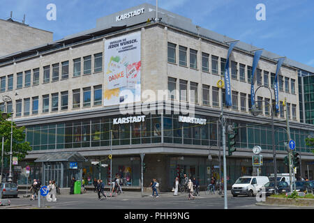 Karstadt, Hermannplatz, Kreuzberg, Berlin, Deutschland Stockfoto