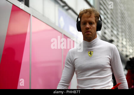 Monza, Italien. Am 1. September 2018. Sebastian Vettel von Deutschland und die Scuderia Ferrari in der Koppel während der Formel Eins Grand Prix von Italien: Marco Canoniero/Alamy leben Nachrichten Stockfoto