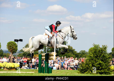 Stamford, Lincs, UK. 1. September 2018. Kirsty Kurz (GB) Reiten Cossan Kop während der Phase der Land Rover Burghley Horse Trials 2018 in Stamford, Lincolnshire, Großbritannien. Jonathan Clarke/Alamy leben Nachrichten Stockfoto