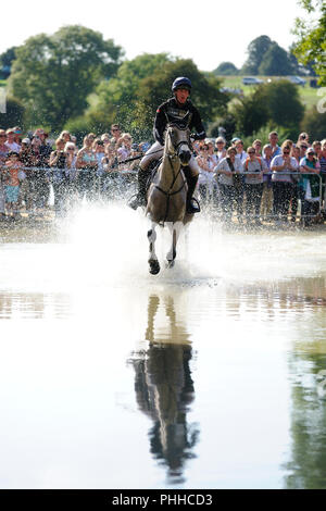 Stamford, Lincs, UK. 1. September 2018. Oliver Townend (GB) Reiten Ballaghmor Klasse während der Phase der Land Rover Burghley Horse Trials 2018 in Stamford, Lincolnshire, Großbritannien. Jonathan Clarke/Alamy leben Nachrichten Stockfoto