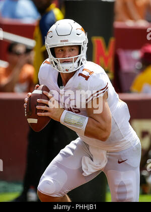 September 1, 2018: Texas Longhorns QB #11 Sam Ehlinger kriecht mit dem Ball während eines NCAA Football Spiel zwischen der Universität von Maryland Dosenschildkröten und die Texas Longhorns am Fedex Feld in Washington, DC, Justin Cooper/CSM Stockfoto