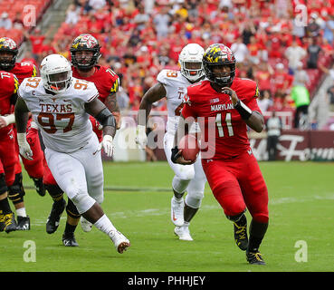 September 1, 2018: Die Universität von Maryland Dosenschildkröten QB #11 Kasim Hill trägt den Ball während eines NCAA Football Spiel zwischen der Universität von Maryland Dosenschildkröten und die Texas Longhorns am Fedex Feld in Washington, DC, Justin Cooper/CSM Stockfoto