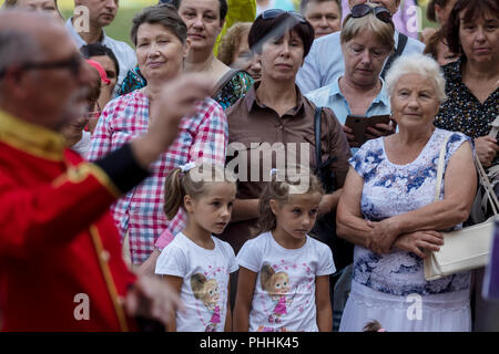 Moskau, Russland. 1. September 2018. Mitglieder des Brentwood Imperial Jugendkapelle Teilnahme an die 2018 Spasskaja Turm internationales Militär Musik Festival, führen Sie an der Tsaritsyno Park in Moskau Credit: Nikolay Winokurow/Alamy leben Nachrichten Stockfoto