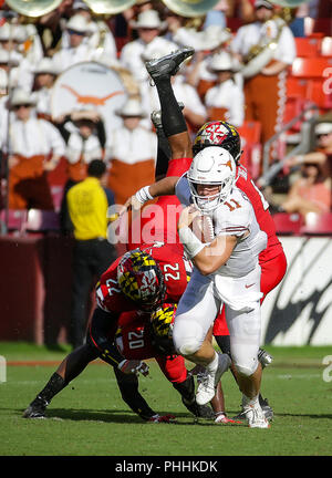 September 1, 2018: Texas Longhorns QB #11 Sam Ehlinger läuft mit dem Ball während eines NCAA Football Spiel zwischen der Universität von Maryland Dosenschildkröten und die Texas Longhorns am Fedex Feld in Washington, DC, Justin Cooper/CSM Stockfoto