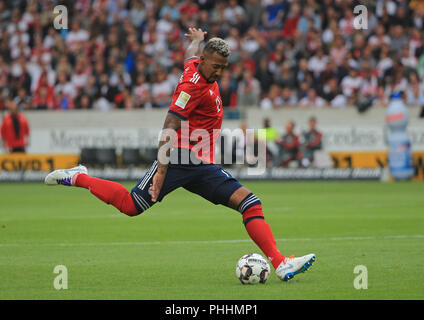 Stuttgart, Deutschland. 1. Sep 2018. Bayern München Jerome Boateng konkurriert während eines Deutschen Bundesligaspiel zwischen dem VfB Stuttgart und Bayern München, Stuttgart, Deutschland, an Sept. 1, 2018. Bayern München gewann 3-0. Credit: Philippe Ruiz/Xinhua/Alamy leben Nachrichten Stockfoto