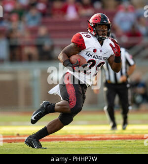 31. August 2018: San Diego State Azteken zurück laufen Juwan Washington (29) stürmt für Werften, während einer NCAA Football Spiel der San Diego State Azteken und dem Stanford Kardinal an der Stanford Stadium in Stanford, Kalifornien. Valerie Shoaps/CSM Stockfoto