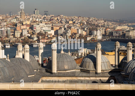 Äußere Ansicht der Kuppel in der osmanischen Architektur in der Türkei Stockfoto