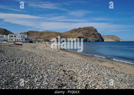 Strand bei der Ortschaft Las Negras in Cabo de Gata-Nijar Naturpark, Almeria, Andalusien, Spanien Stockfoto