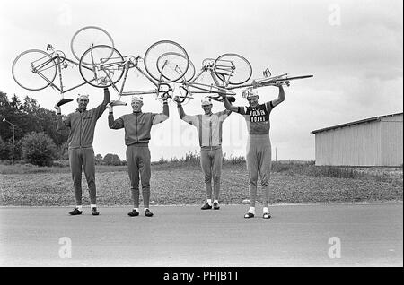 1960 Radfahrer. Die Fåglum Brüder wurden Schwedischen Radprofi Erik, Gösta, Sture und Tomas Pettersson. Die Brüder gewann das Team time trial Weltlaienhaften Rad WM zwischen 1967 - 1969 zusammen mit einer Silbermedaille bei den Olympischen Sommerspielen 1968. Sie waren die Svenska Dagbladet Goldmedaille ausgezeichnet. Schweden 1967 Stockfoto