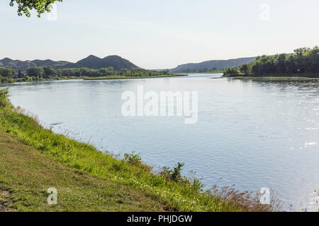 Park und Deich entlang des Missouri River, Ft Benton, MT, USA Stockfoto