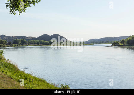 Park und Deich entlang des Missouri River, Ft Benton, MT, USA Stockfoto