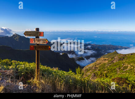 Namensschild Pico Ruivo Madeira Portugal Stockfoto