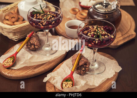 Nachtisch aus beriies mit pine Saatgut Stockfoto