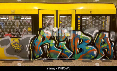 Graffiti, U-Bahn, Kreuzberg, Berlin, Deutschland Stockfoto