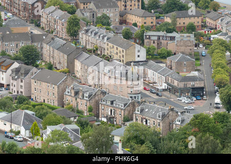 Schottische Gehäuse - Mietshaus Wohnungen und Häuser in Gourock, Motorradtouren, Schottland, Großbritannien Stockfoto