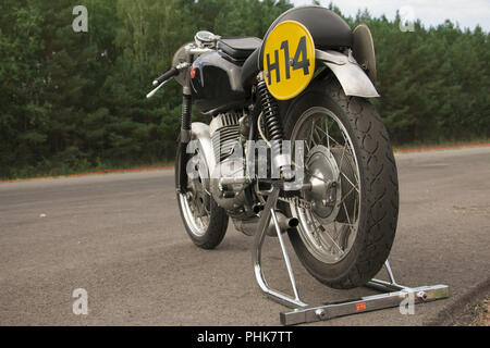 Historischen Ungarischen Motorrad aus dem Jahr 1975 Stockfoto