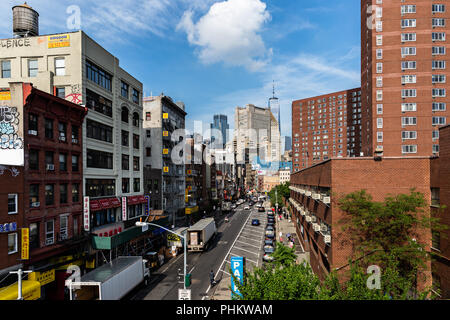 New York City/USA - 31.JULI 2018: Wolkenkratzer und Apartment Gebäude in Chinatown in Manhattan Stockfoto