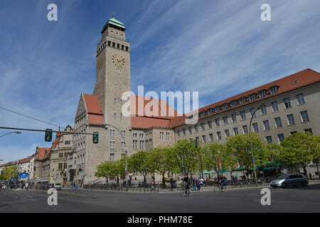 Rathaus Neukölln, Karl-Marx-Straße in Neukölln, Berlin, Deutschland/Neukölln Stockfoto