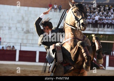 Almazán, Spanien. 01 Sep, 2018. Diego Ventura, ein Stierkämpfer zu Pferd bei einem Stierkampf. Credit: Jorge Sanz/Pacific Press/Alamy leben Nachrichten Stockfoto