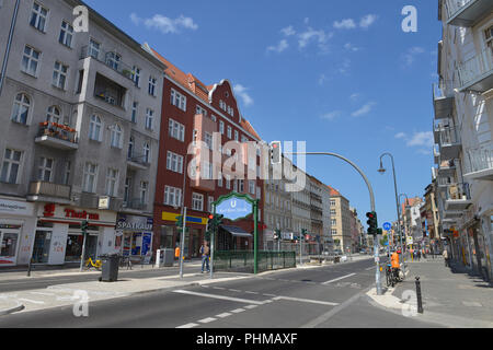 Karl-Marx-Straße in Neukölln, Berlin, Deutschland Stockfoto