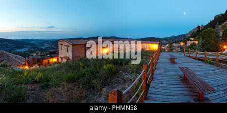 Sunrise Stilo Dorf, Kalabrien, Italien Stockfoto