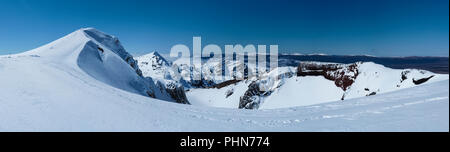 Panorama der Red Crater im Winter, Tongariro Crossing, Neuseeland. Stockfoto