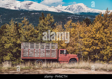 Alten rostigen Stapler im Herbst sonniger Tag Stockfoto