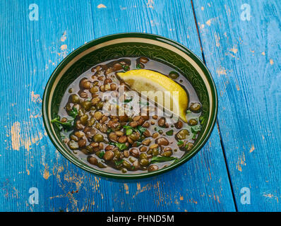 Indische Linsen mit Spinat gekocht Stockfoto